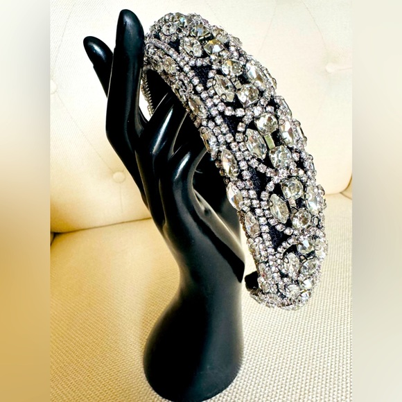 ✨SILVER BEADED HEADBAND✨ - Picture 4 of 7